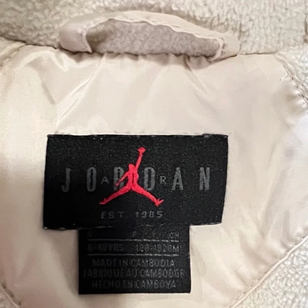 Jordan Kids Beige Full Zip‎ Hooded Fleece Lined Puffer Jacket Size S 8-10Y